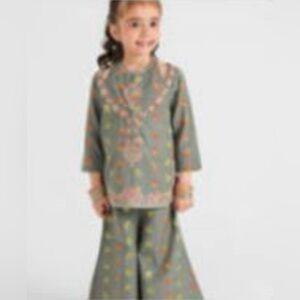 6/7 girls Ethnic brand dress